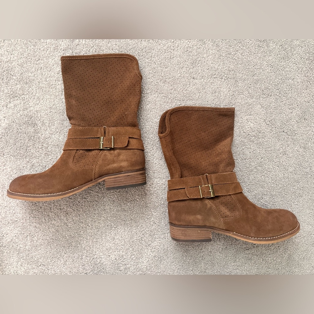 Crown Vintage brown suede pull on boot